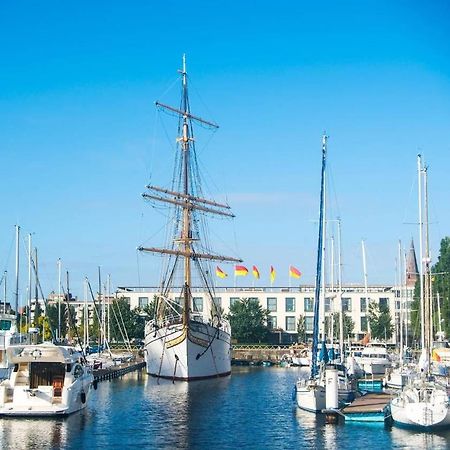 2 Slaapkamer Appartement Op De Zeedijk Van Oostende. エクステリア 写真