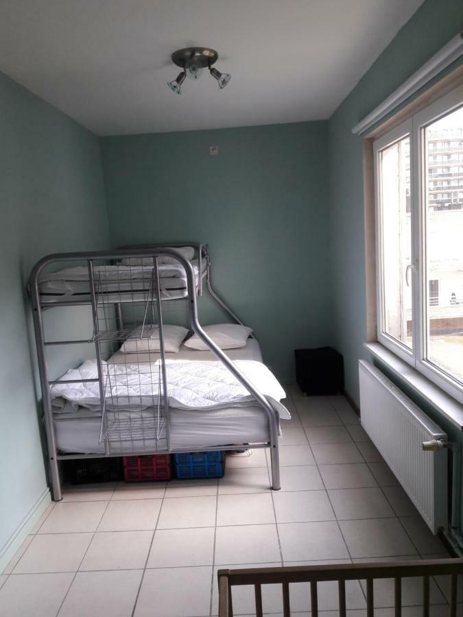 2 Slaapkamer Appartement Op De Zeedijk Van Oostende. エクステリア 写真