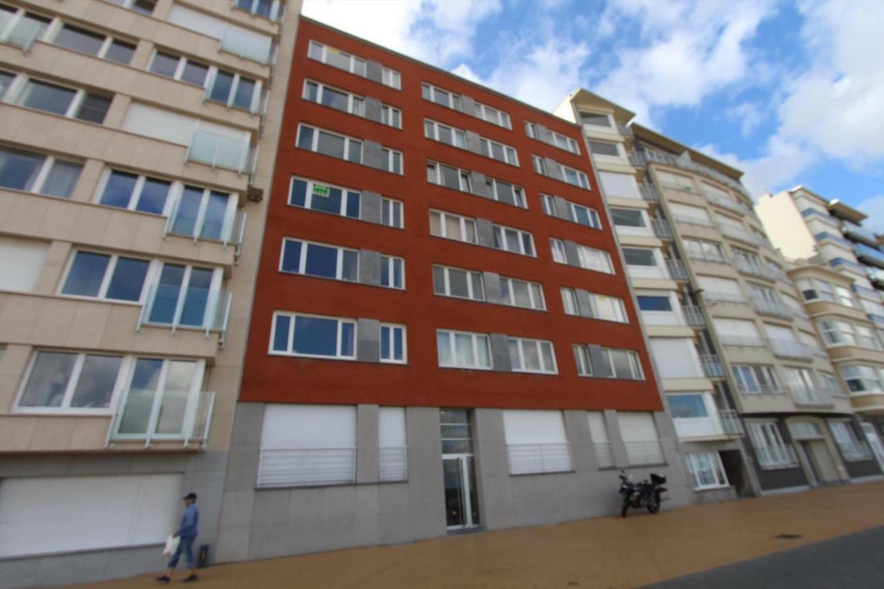 2 Slaapkamer Appartement Op De Zeedijk Van Oostende. エクステリア 写真