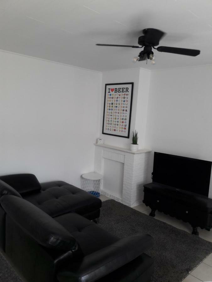2 Slaapkamer Appartement Op De Zeedijk Van Oostende. エクステリア 写真