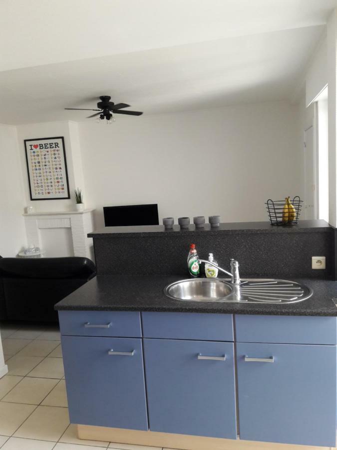 2 Slaapkamer Appartement Op De Zeedijk Van Oostende. エクステリア 写真
