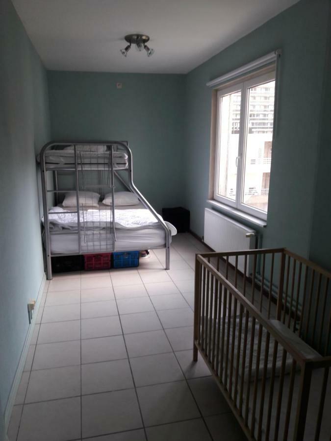 2 Slaapkamer Appartement Op De Zeedijk Van Oostende. エクステリア 写真