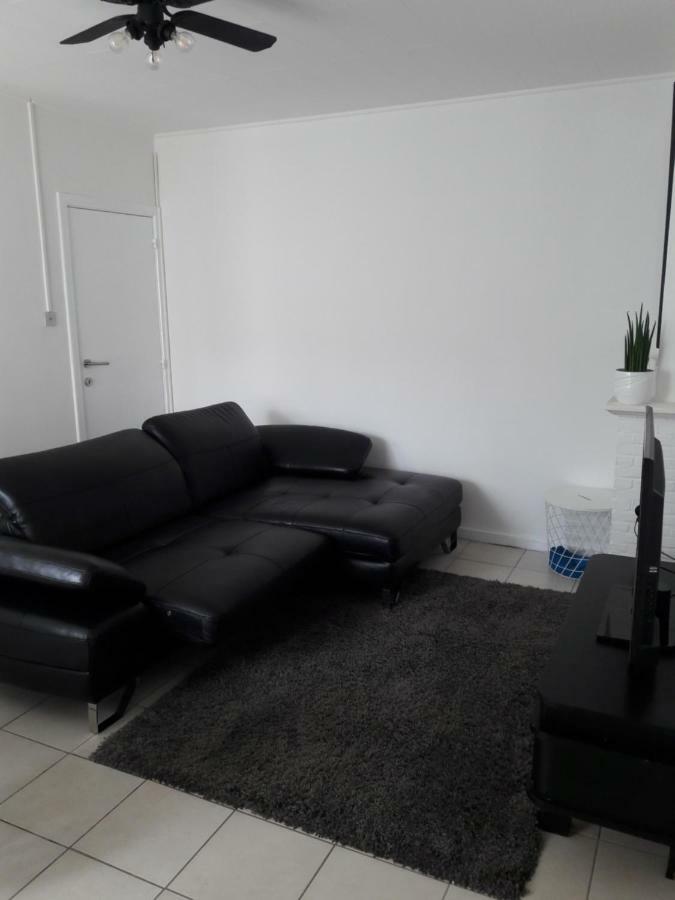 2 Slaapkamer Appartement Op De Zeedijk Van Oostende. エクステリア 写真